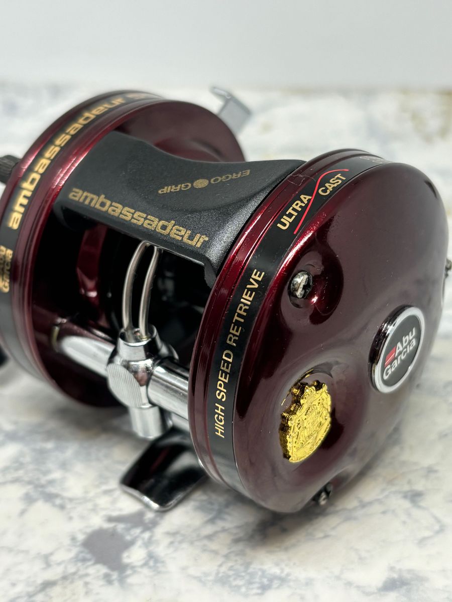 abuアブ5500C3バーガンディモデル(メンテナンス済み) アブ リール