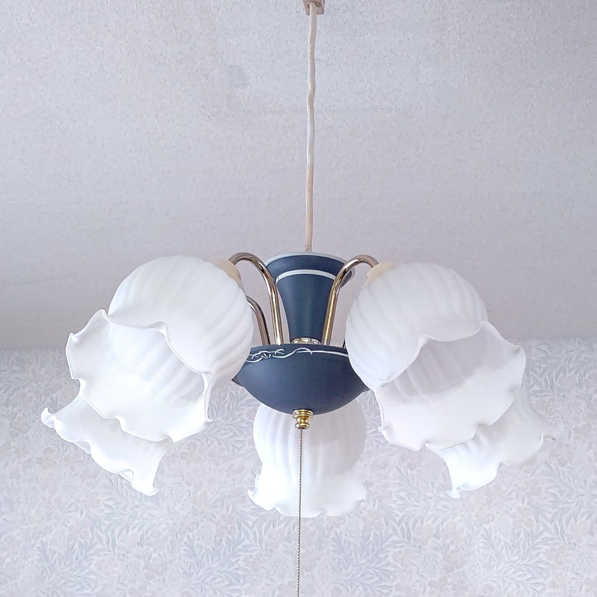 KOIZUMI コイズミ アンティーク調 フリルガラス シャンデリア 天井照明