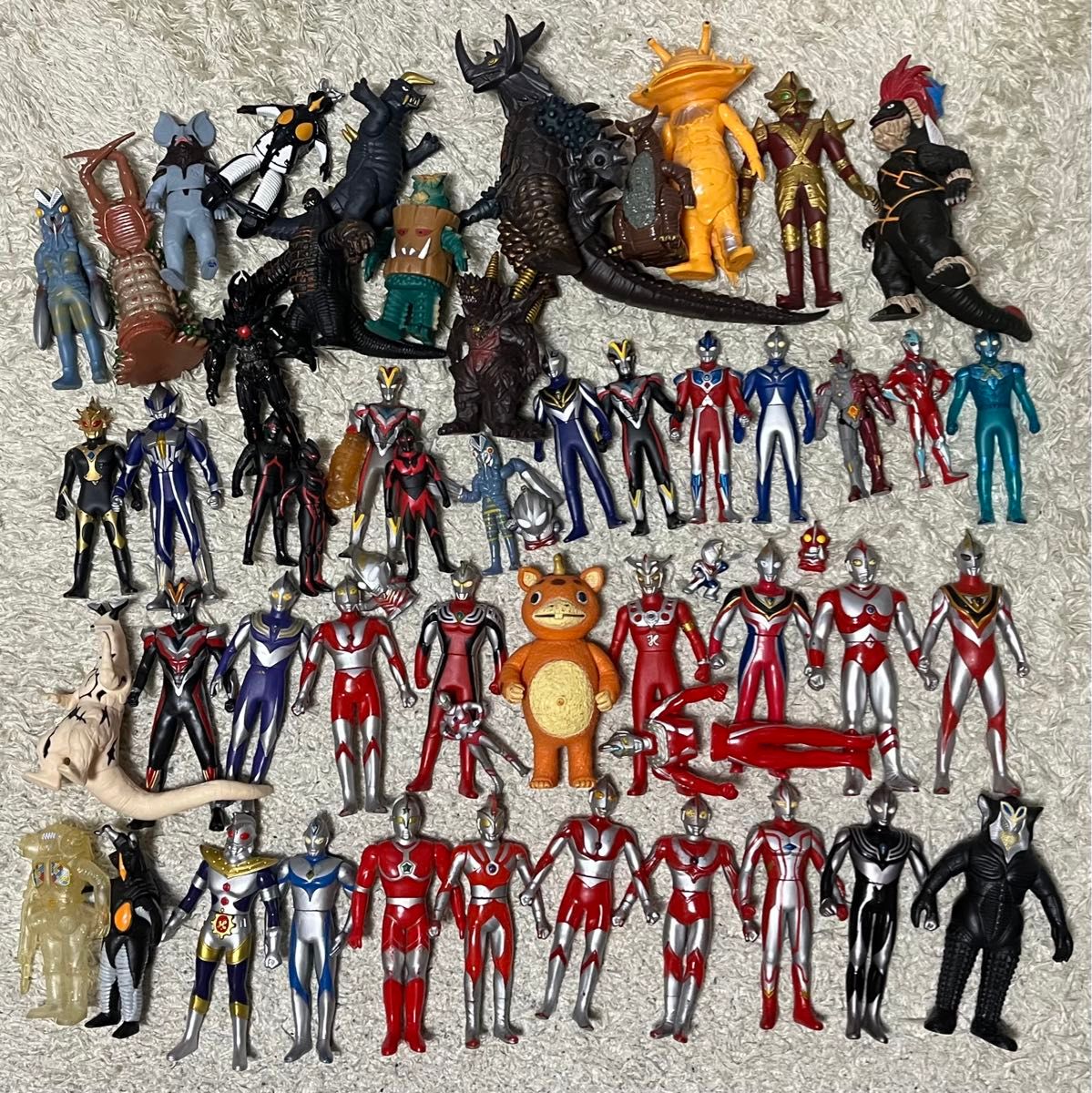 ウルトラマン ソフビ おまとめセット 大量 約55体 大図鑑付き
