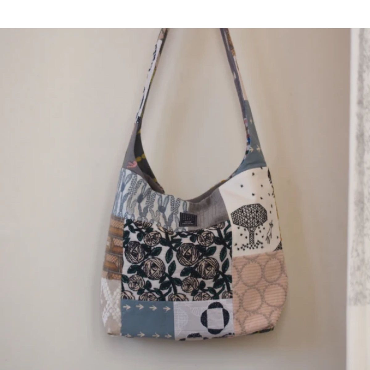 ミナペルホネン ピース ショルダーバッグ ライトミックス｜Yahoo