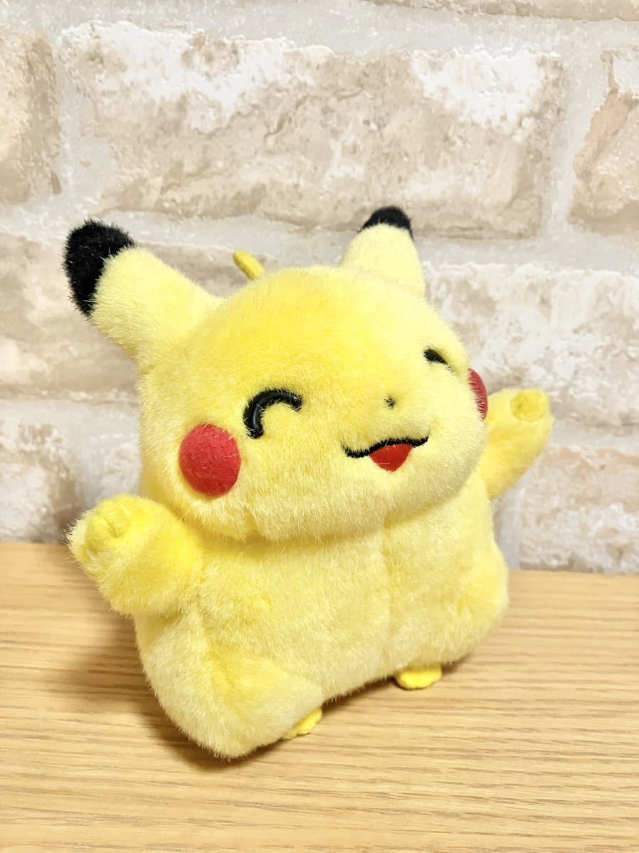 Yahoo!オークション - ポケモン 初期 ピカチュウぬいぐるみ にっこり