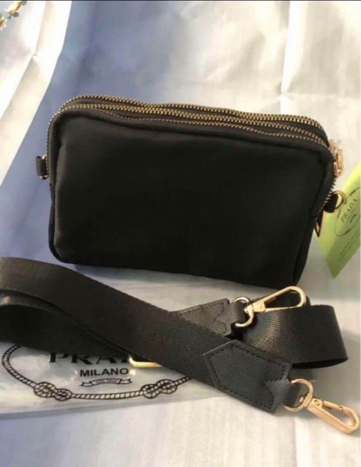 新品未使用 PRADA prada プラダ ポーチ ノベルティショルダーバッグ