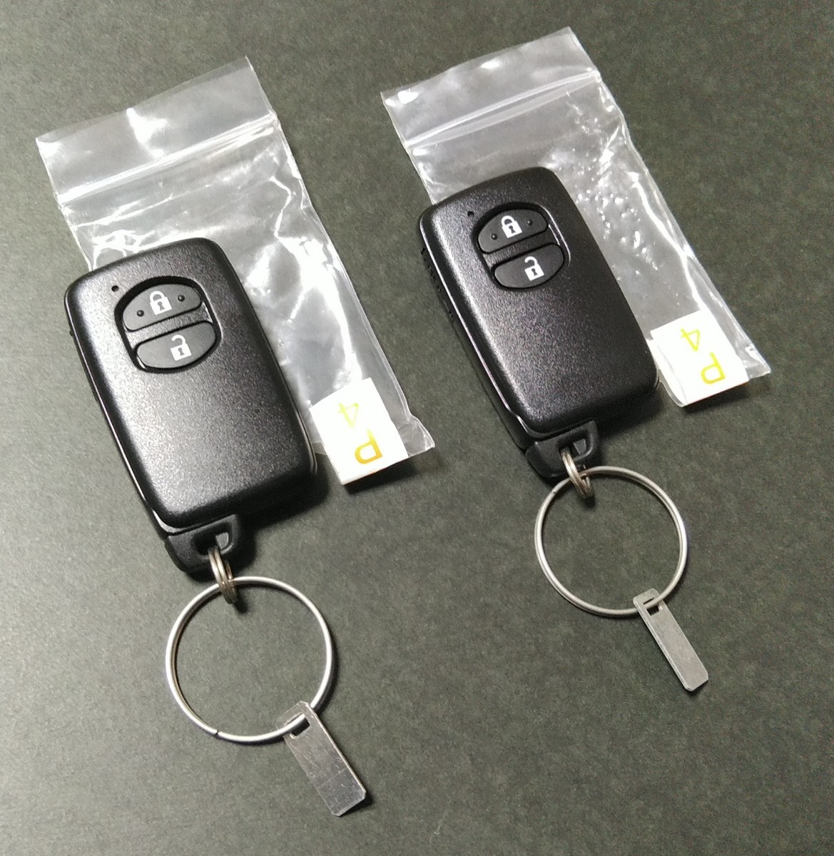 未使用(スペア保管)/2個 トヨタ純正 スマートキー【プリウス(30系