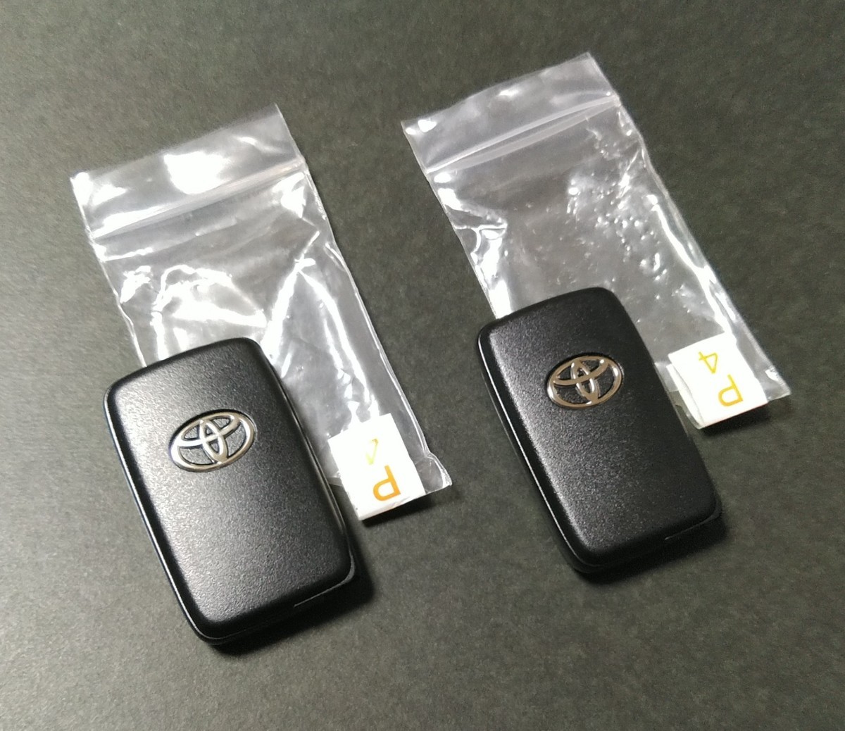 未使用(スペア保管)/2個 トヨタ純正 スマートキー【プリウス(30系