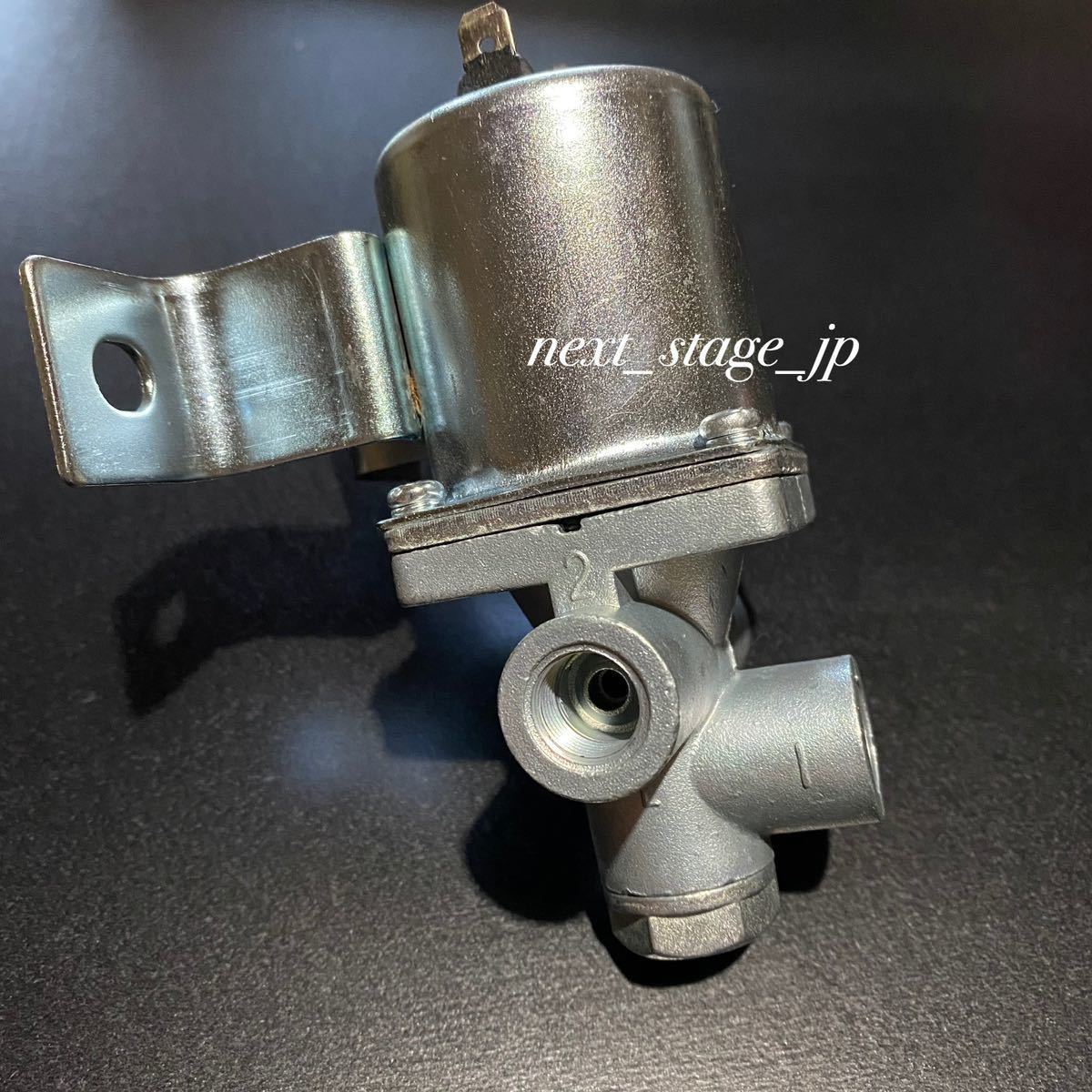 キシューンバルブ】排気バルブ 三菱純正互換 キシューン mc840190互換