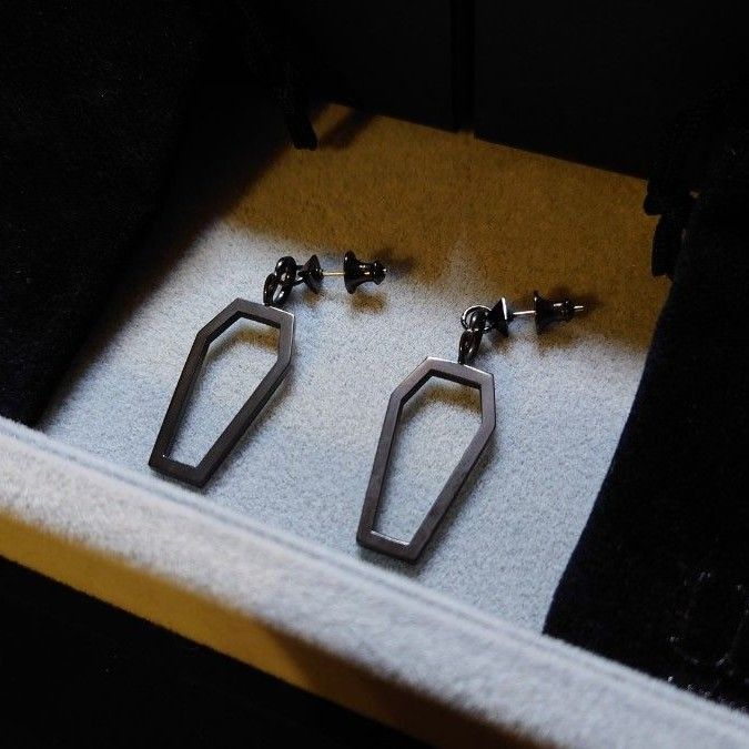 lynch 葉月 U R G E COFFIN ピアス ブラックメッキ 2点セット｜Yahoo