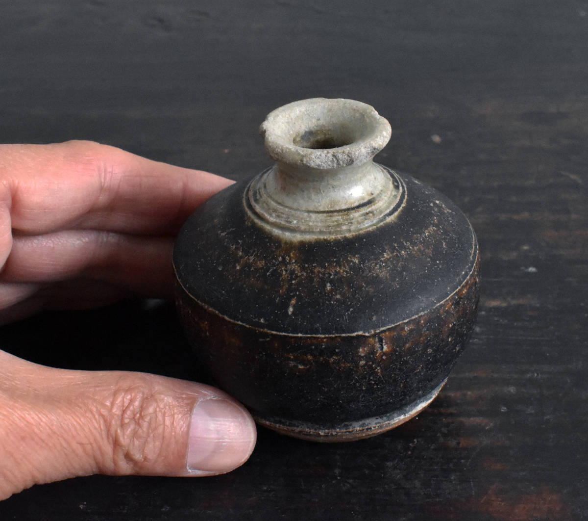 12～13世紀 東南アジア カンボジア クメール王朝 灰釉・黒褐釉二色掛け