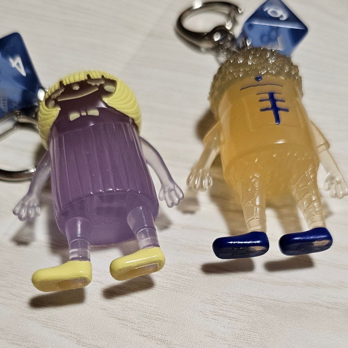 米津玄師 ガチャ リイシューオールスターズ キーホルダー 女の子