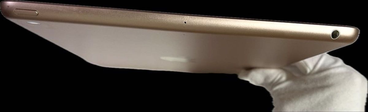 iPad Apple 第6世代 32GB ゴールドWi-Fiモデル WiFiモデル アップル