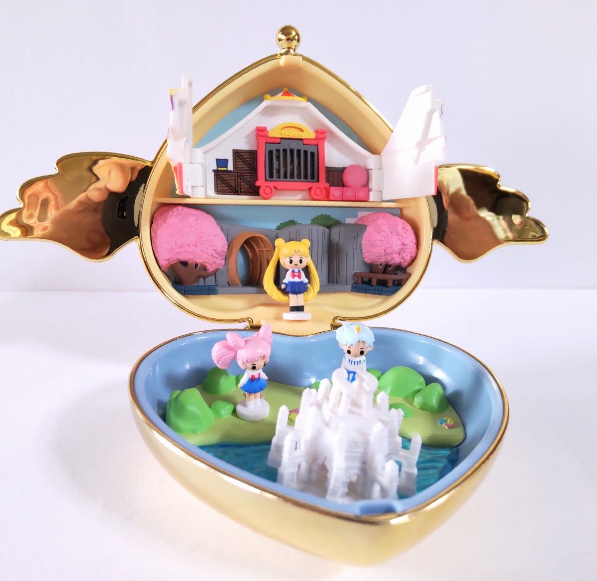 セーラームーン コンパクトハウス クライシスムーンコンパクト