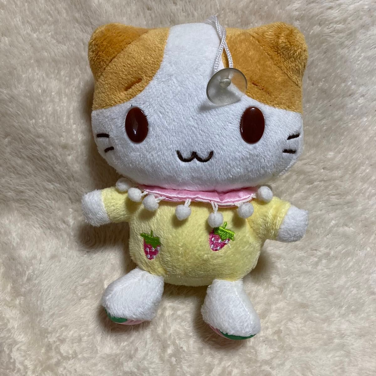 サンリオ マシュマロみたいなふわふわにゃんこ ぬいぐるみ 吸盤付き