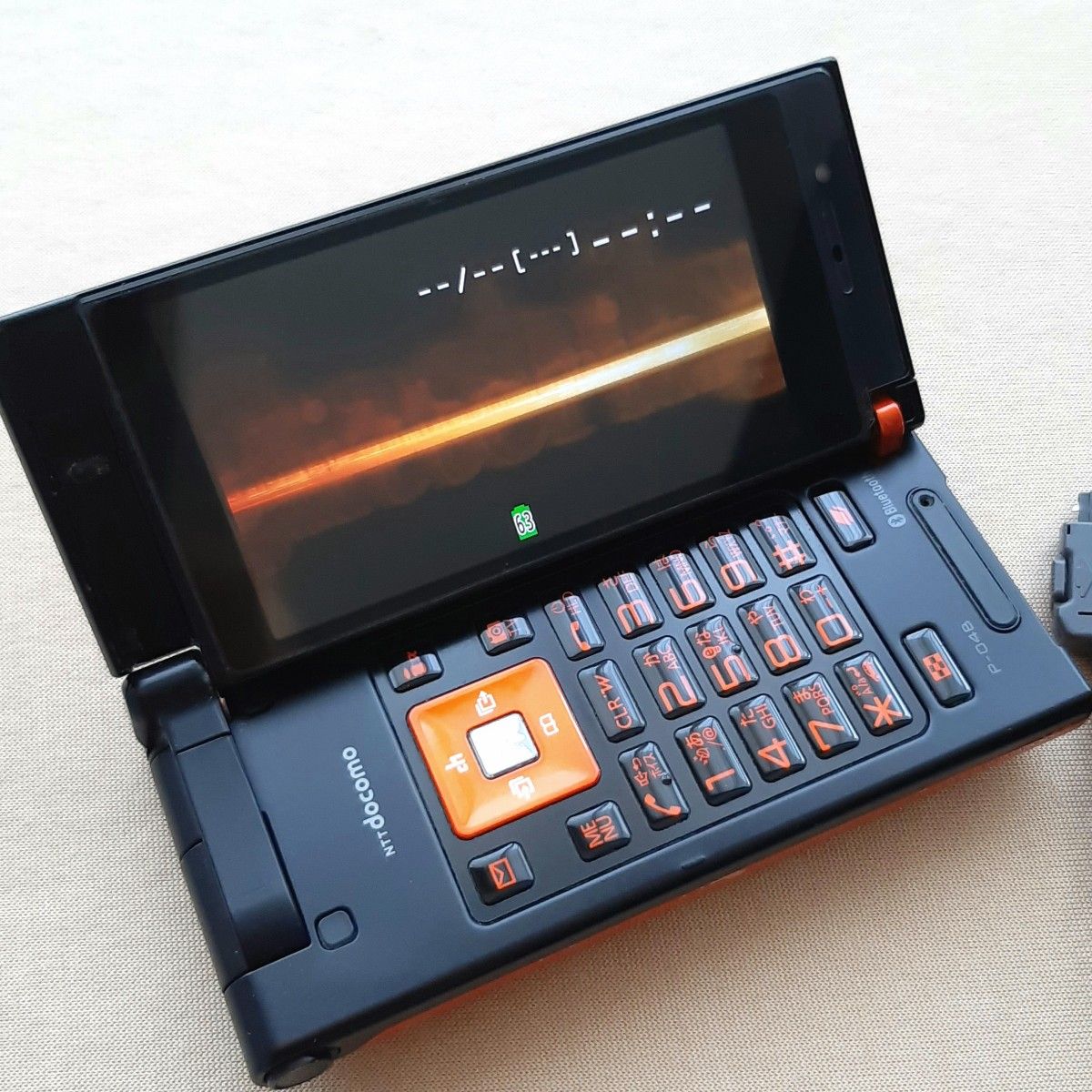 中古 docomo P-04B オレンジ 本体 電池パック ガラケー ケータイ
