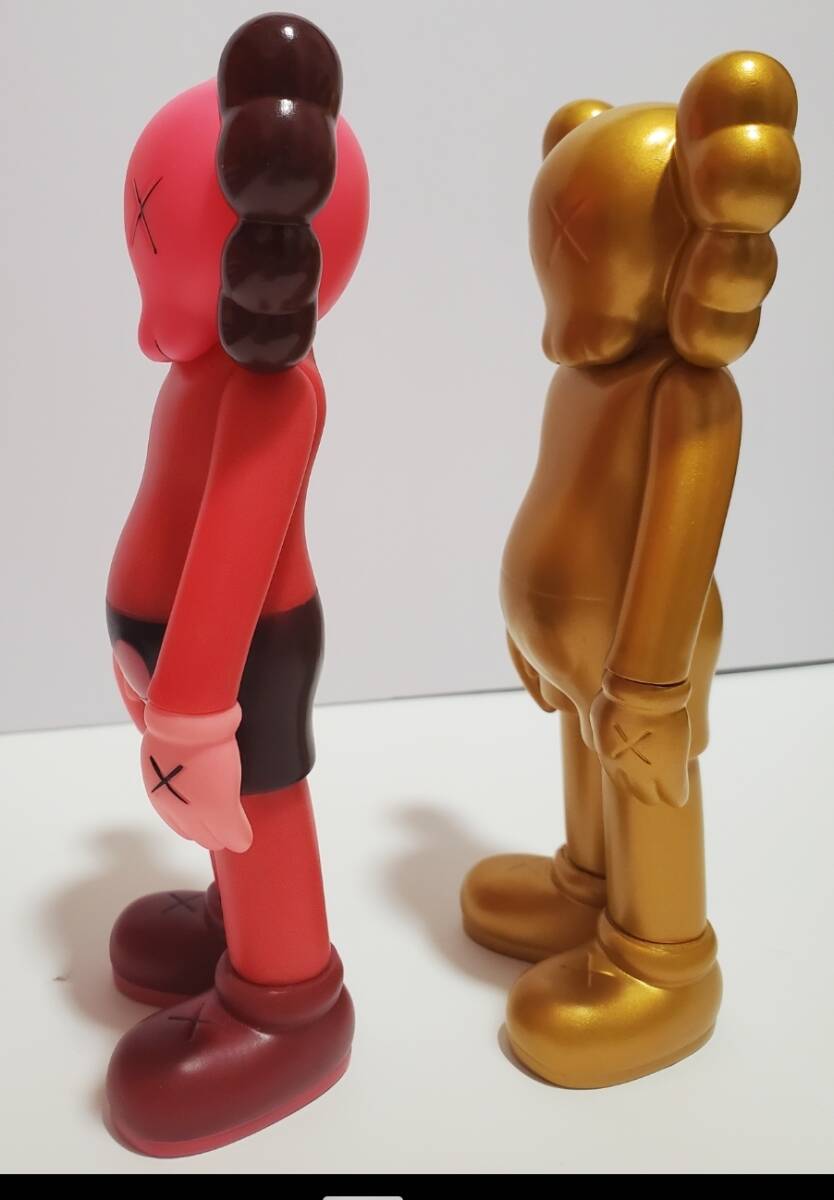 Yahoo!オークション - kAWS カウズ フィギュア 2体セット