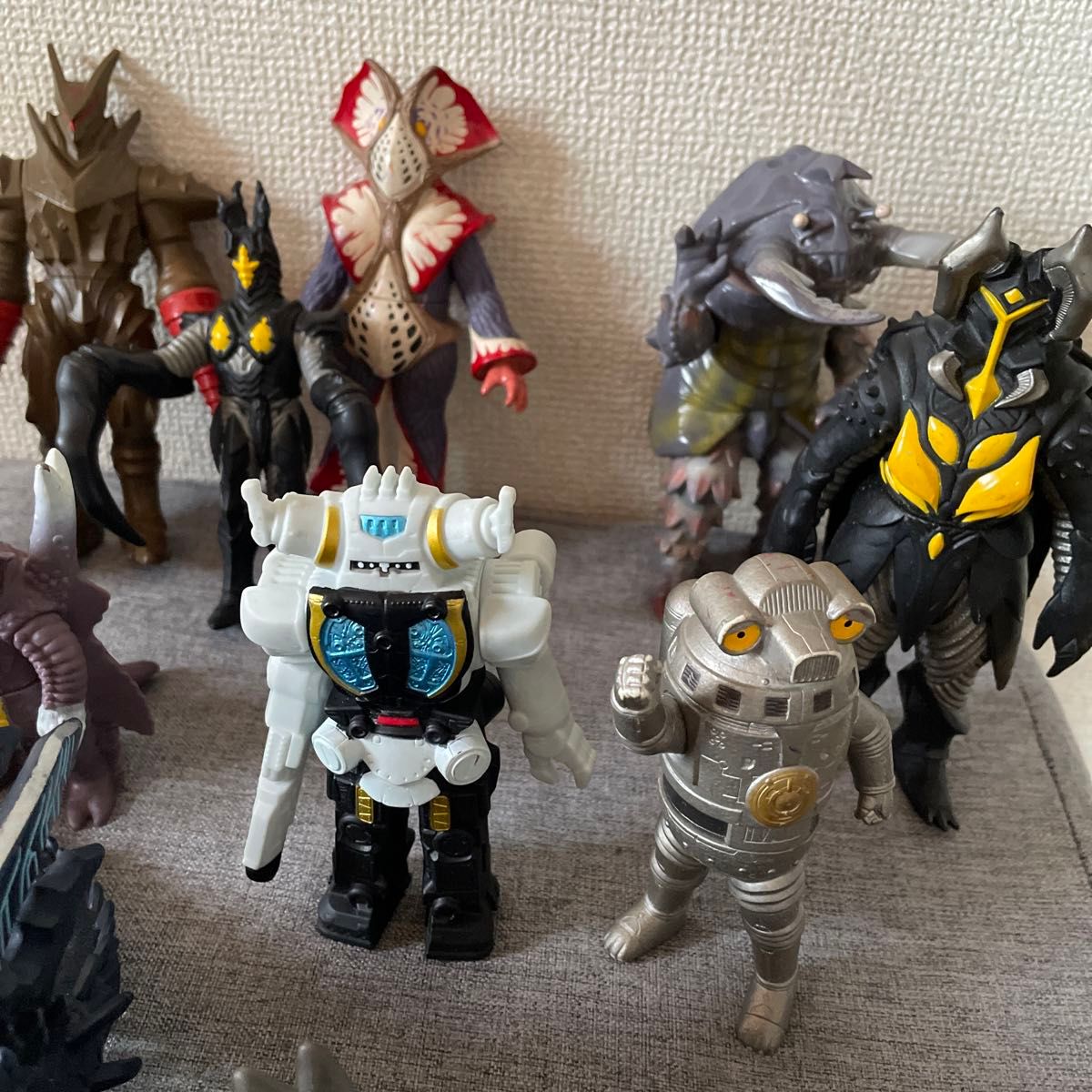 ソフビ ウルトラ怪獣 フィギュア ウルトラマン 18体セット｜Yahoo
