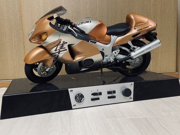 Yahoo!オークション - 完成品 デアゴスティーニ ハヤブサ 隼 GSX1300R