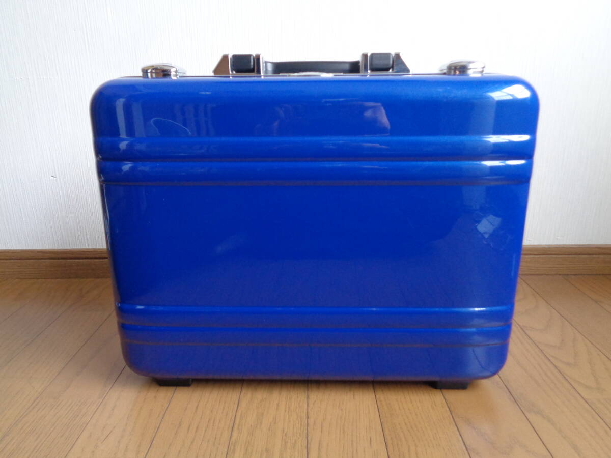 ZERO HALLIBURTON ゼロハリバートン ポリカーボネート