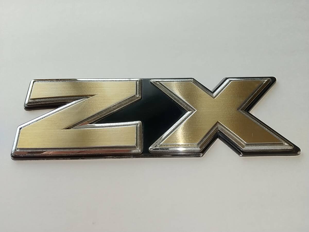 Yahoo!オークション - 【希少】トヨタ ランドクルーザー70 ZXエンブレ