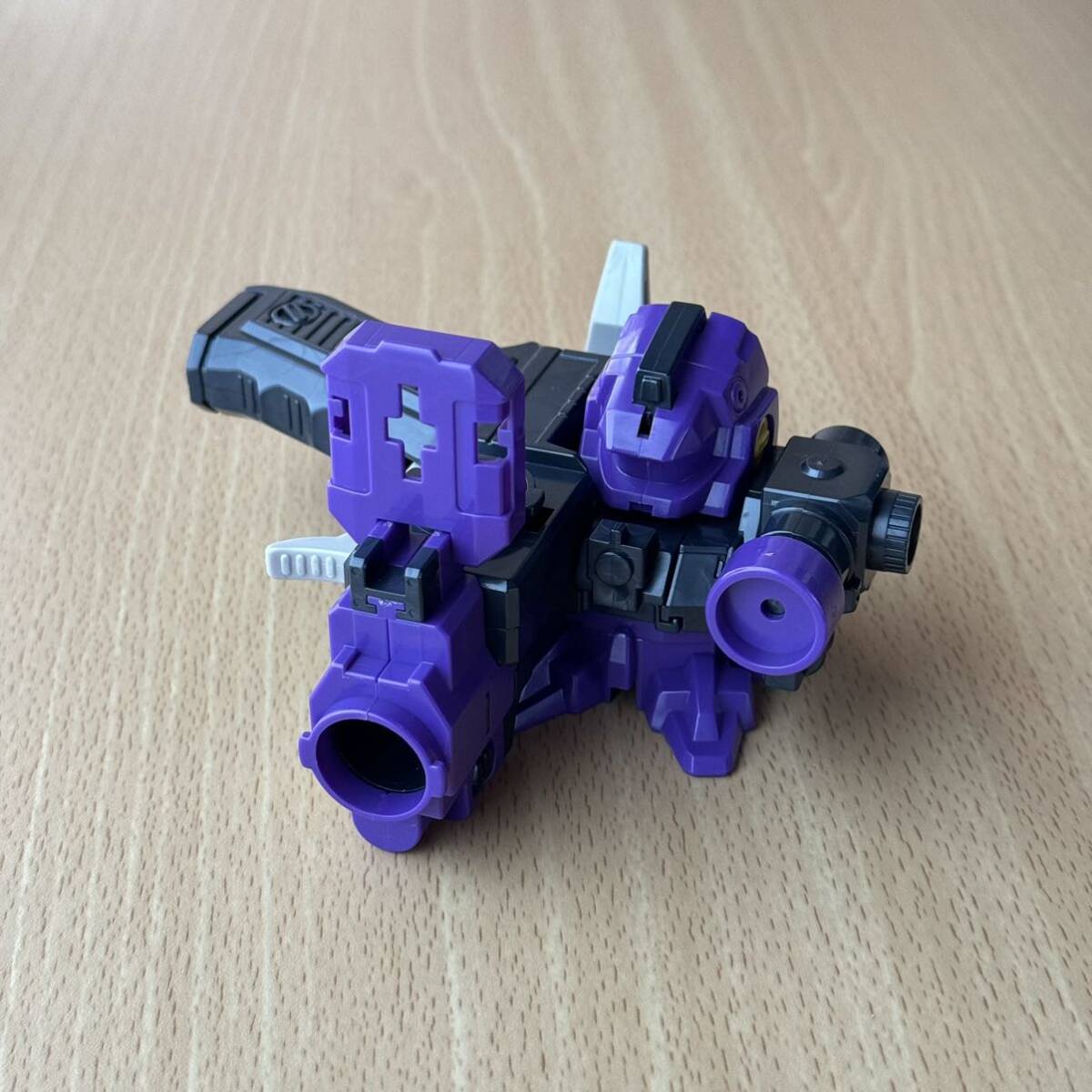 Yahoo!オークション - ビーダマン ストライカージェミニ スーパービー