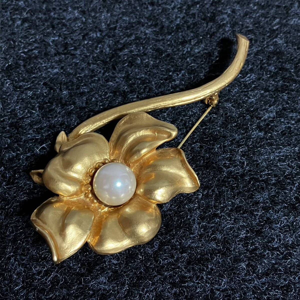 KENZO ケンゾー フェイクパール ゴールド ブローチ レディース