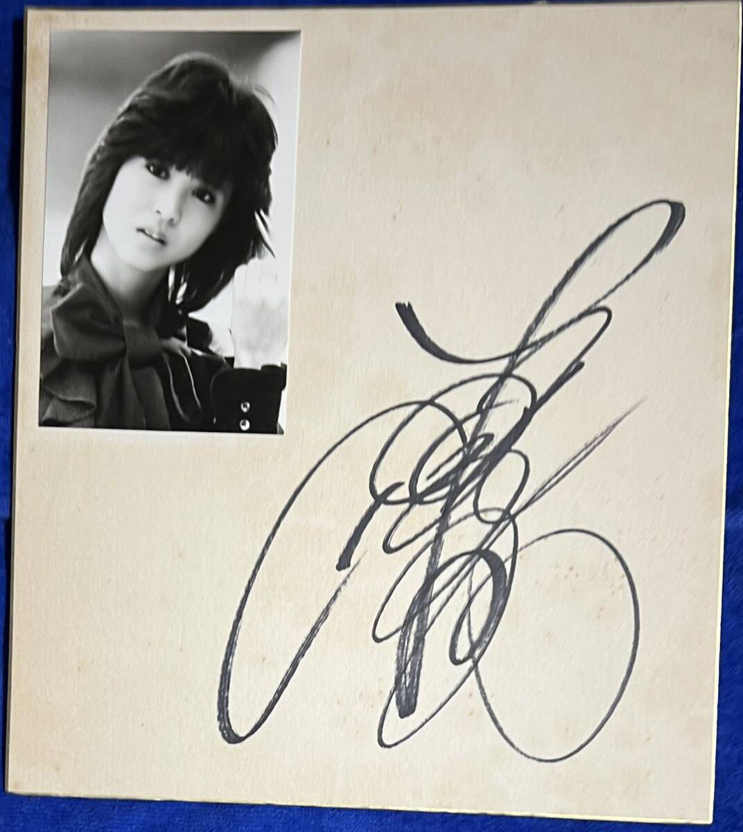 Yahoo!オークション - 松田聖子 サイン色紙 白黒ブロマイド付き 80年代