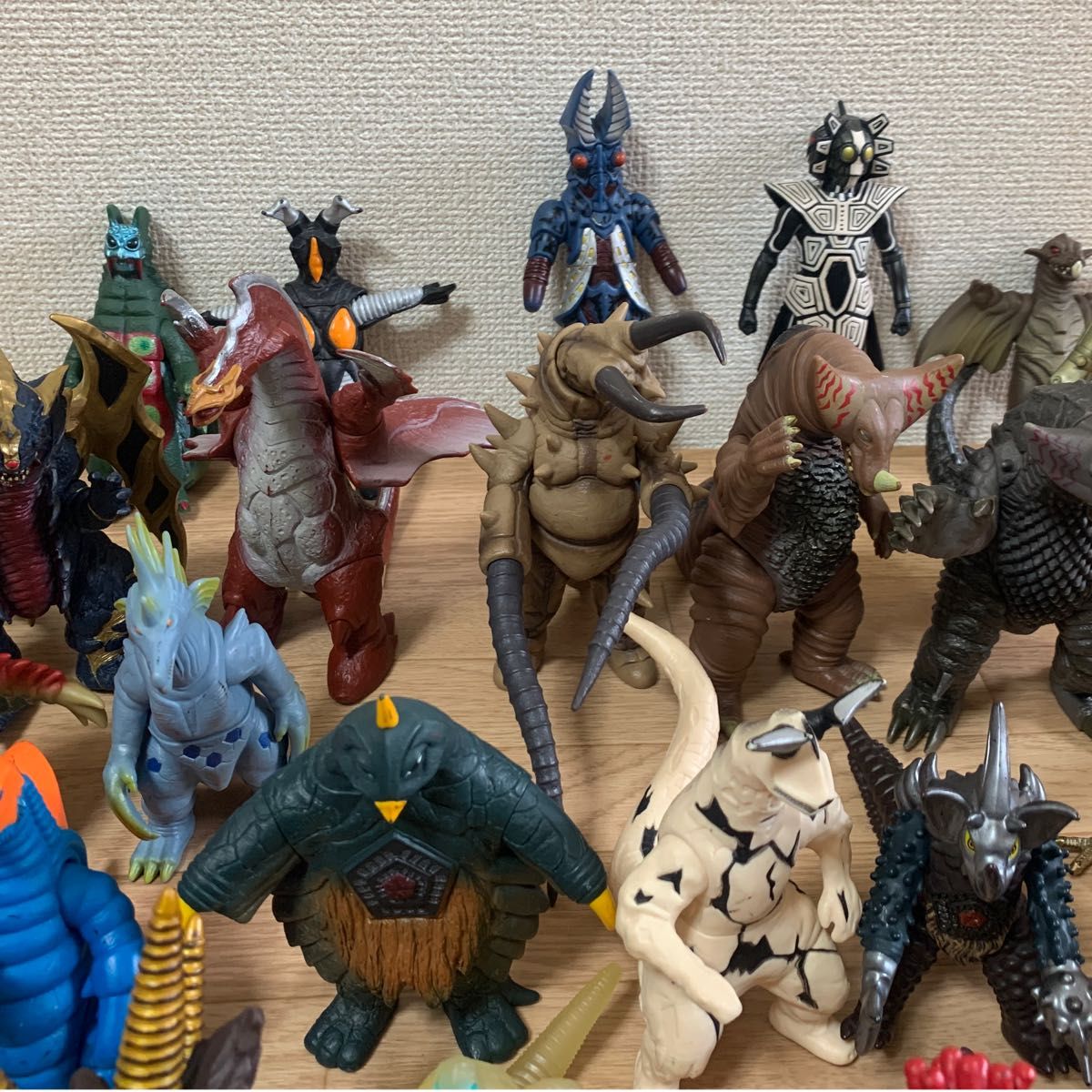 ウルトラマン 怪獣 ソフビ 29体詰め合わせ ウルトラ怪獣｜Yahoo!フリマ