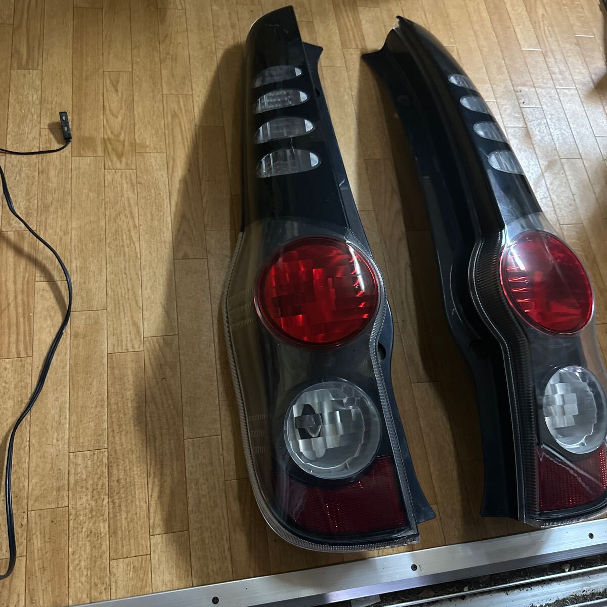 ダイハツ ミラ カスタム L275S L285S 純正 テールランプ 左右 テール