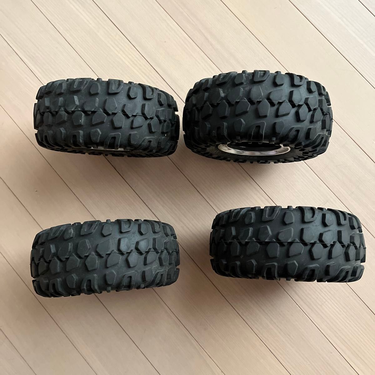 CR-01ホイール タミヤ ホイール タイヤ CW-01などの2駆仕様に改造済み