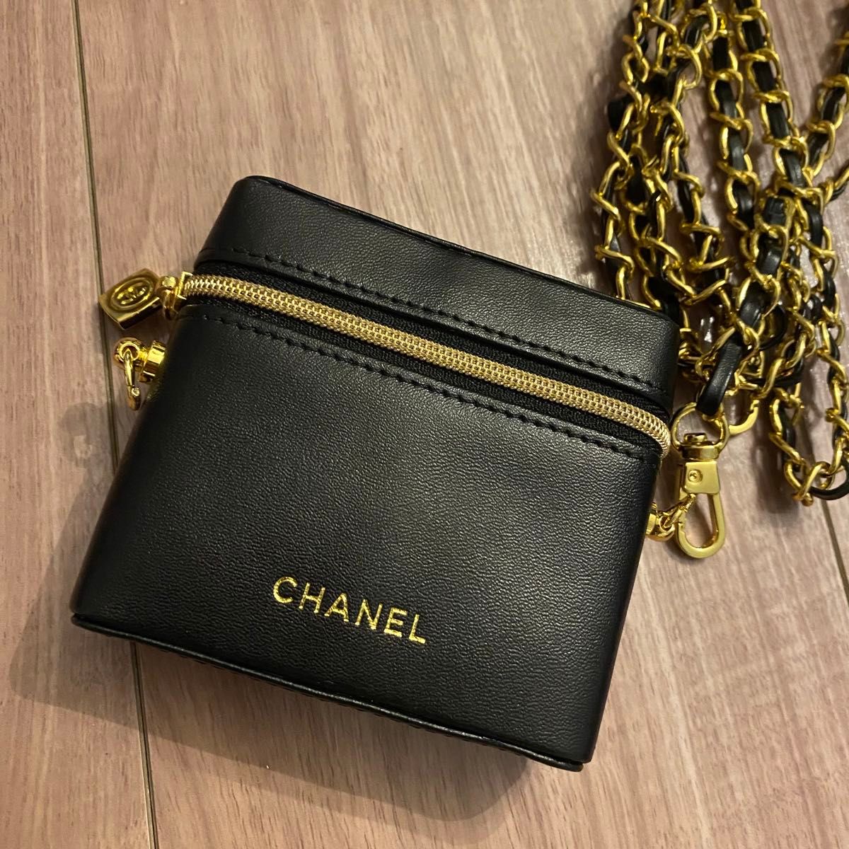 新品 シャネル CHANEL リップケース レザー ポーチ ブラック 口紅入れ