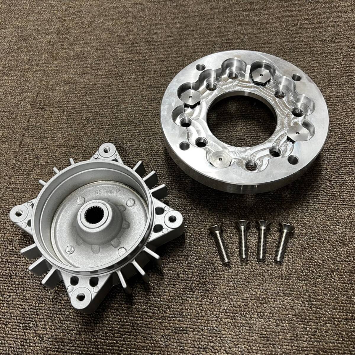 ズーマー、スクーピー、スマートディオよりリアルワイド鉄ホイルとハブ