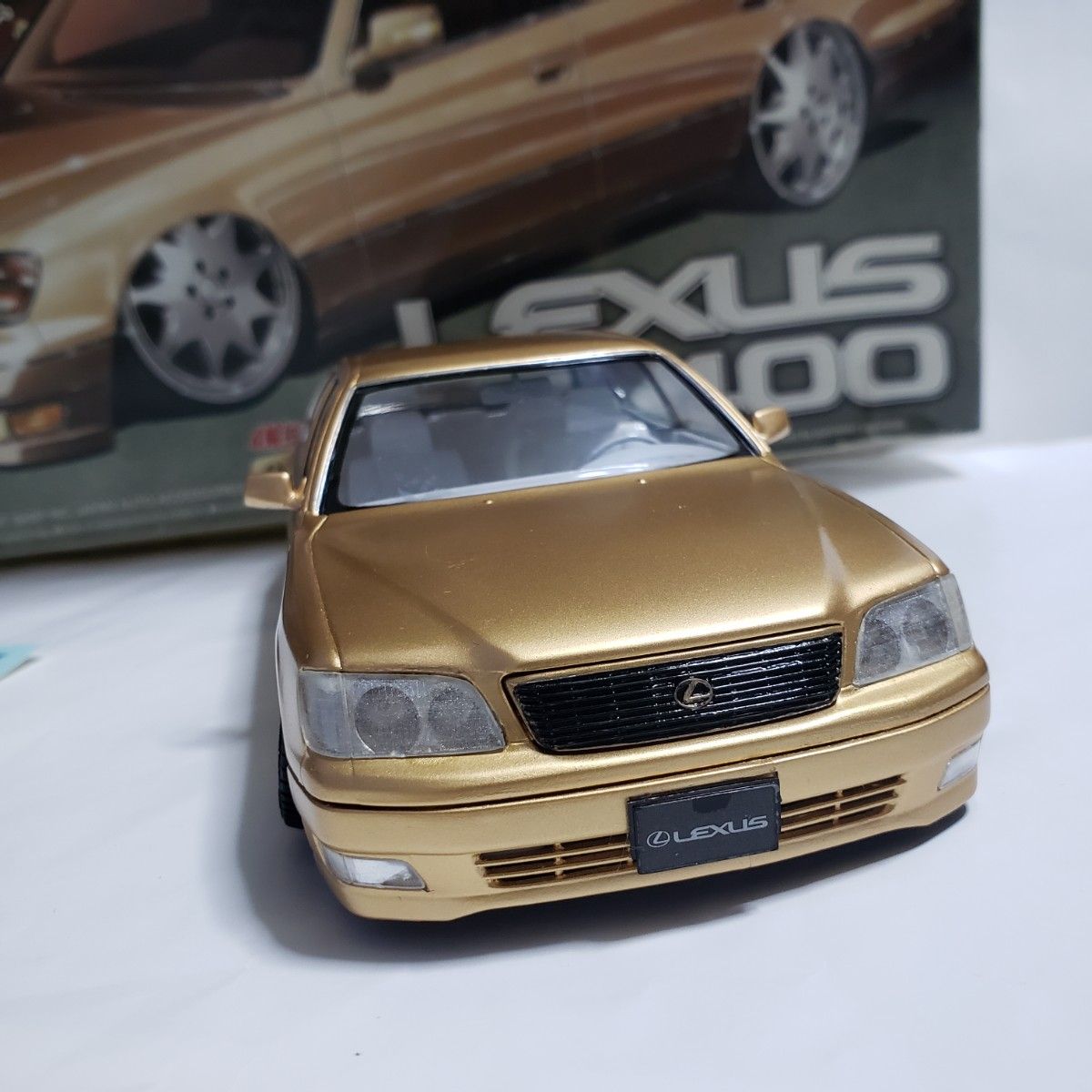 プラモデル1/24スケール LUXYレクサス LS400 組み立て塗装済み完成品
