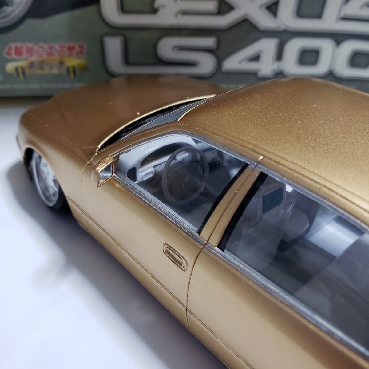 プラモデル1/24スケール LUXYレクサス LS400 組み立て塗装済み完成品