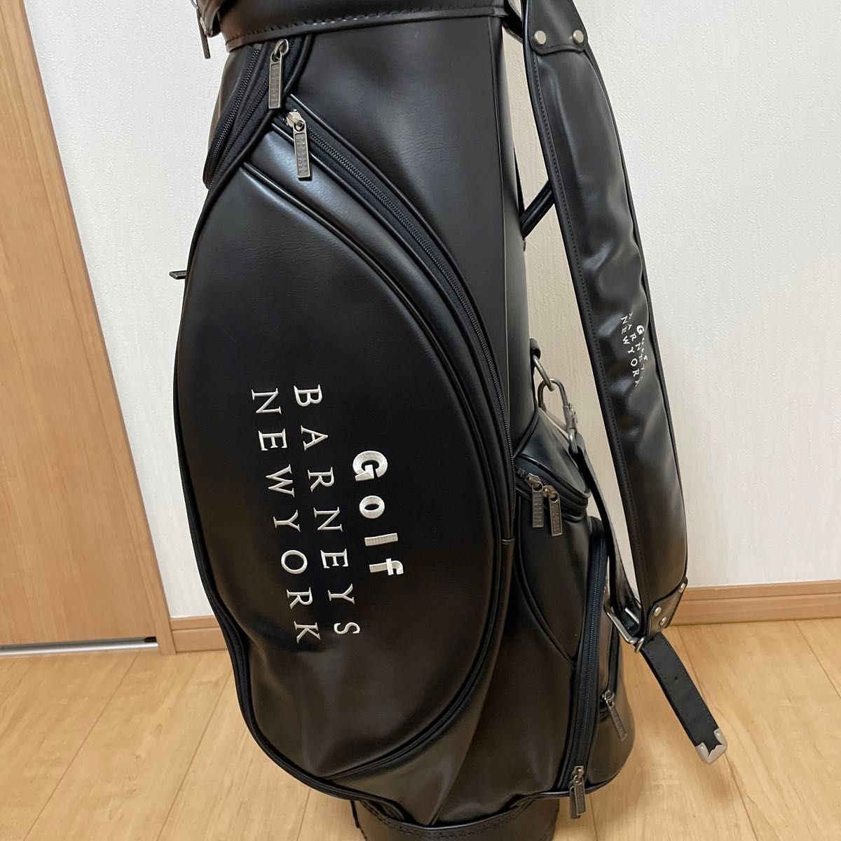 バーニーズニューヨーク ゴルフ キャディーバック 黒基調 ブラック