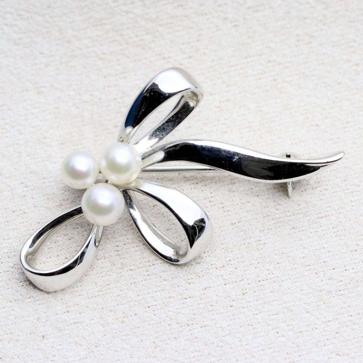 MIKIMOTO 美品 ブローチ シルバー パール 真珠 ベビーパール リボン