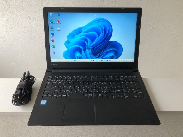 薄型 東芝 dynabook B65/M Core i5 8250U 1 6GHz/メモリ 8GB/SSD 256GB