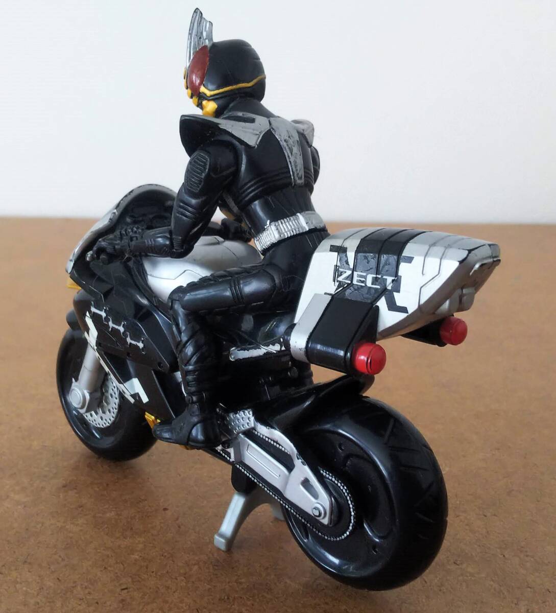 仮面ライダーカブト マシンゼクトロン ポピー プラメカ + カブト