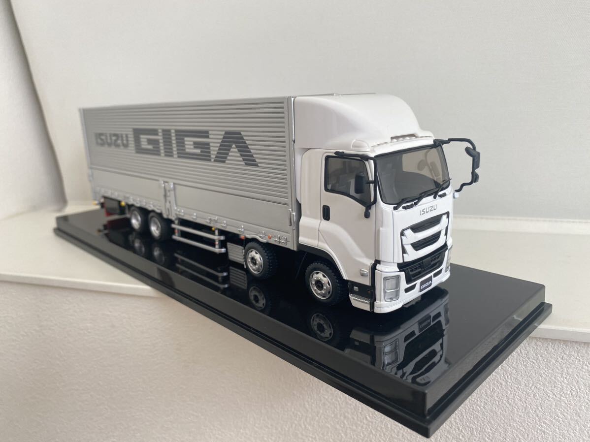 送料込み ISUZU 1/43 いすゞ GIGA ギガ Truck トラック 白 非売品