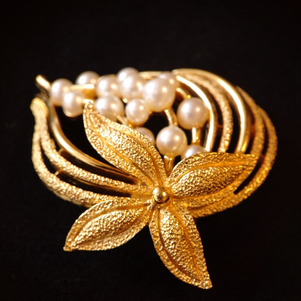 希少美品 TRIFARI ヴィンテージ ブローチ フラワー ボタニカル