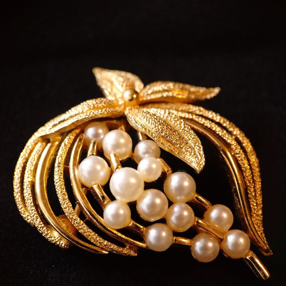 希少美品 TRIFARI ヴィンテージ ブローチ フラワー ボタニカル