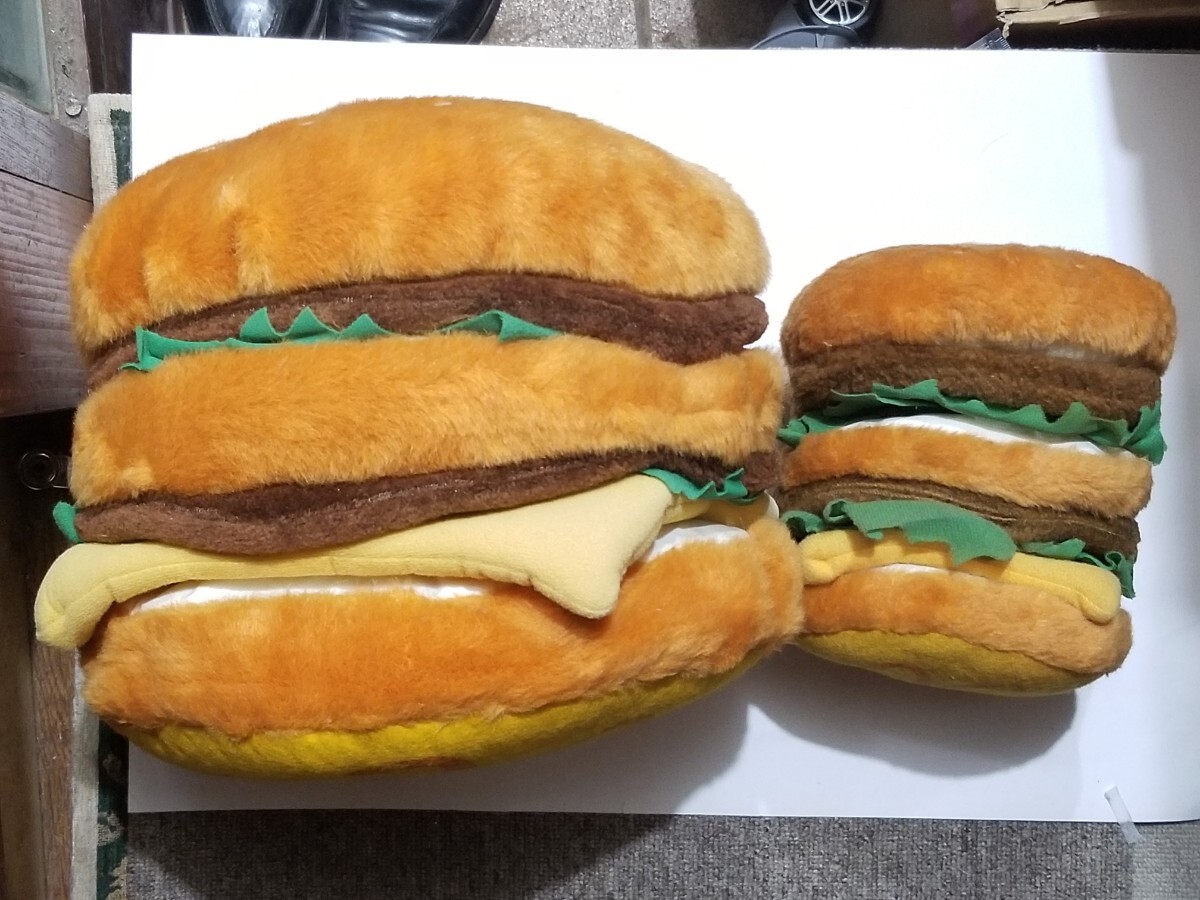 マクドナルド/ビッグマック/ハンバーガー/ぬいぐるみ/クッション/大小2