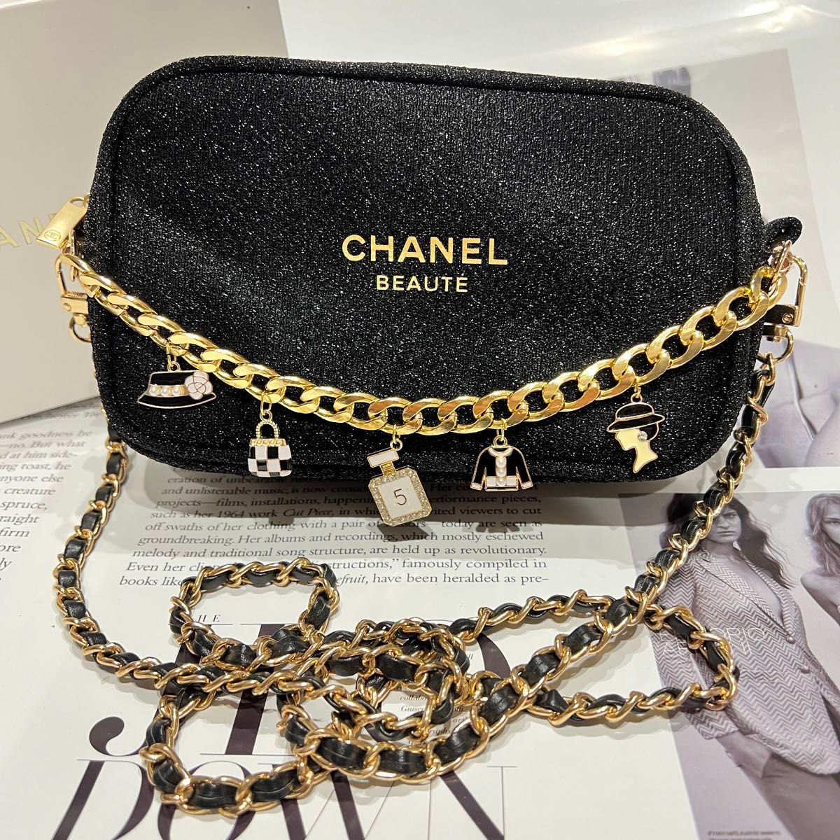 r*n様 CHANEL ノベルティ チェーンバッグ パール ポーチ付き CHANEL