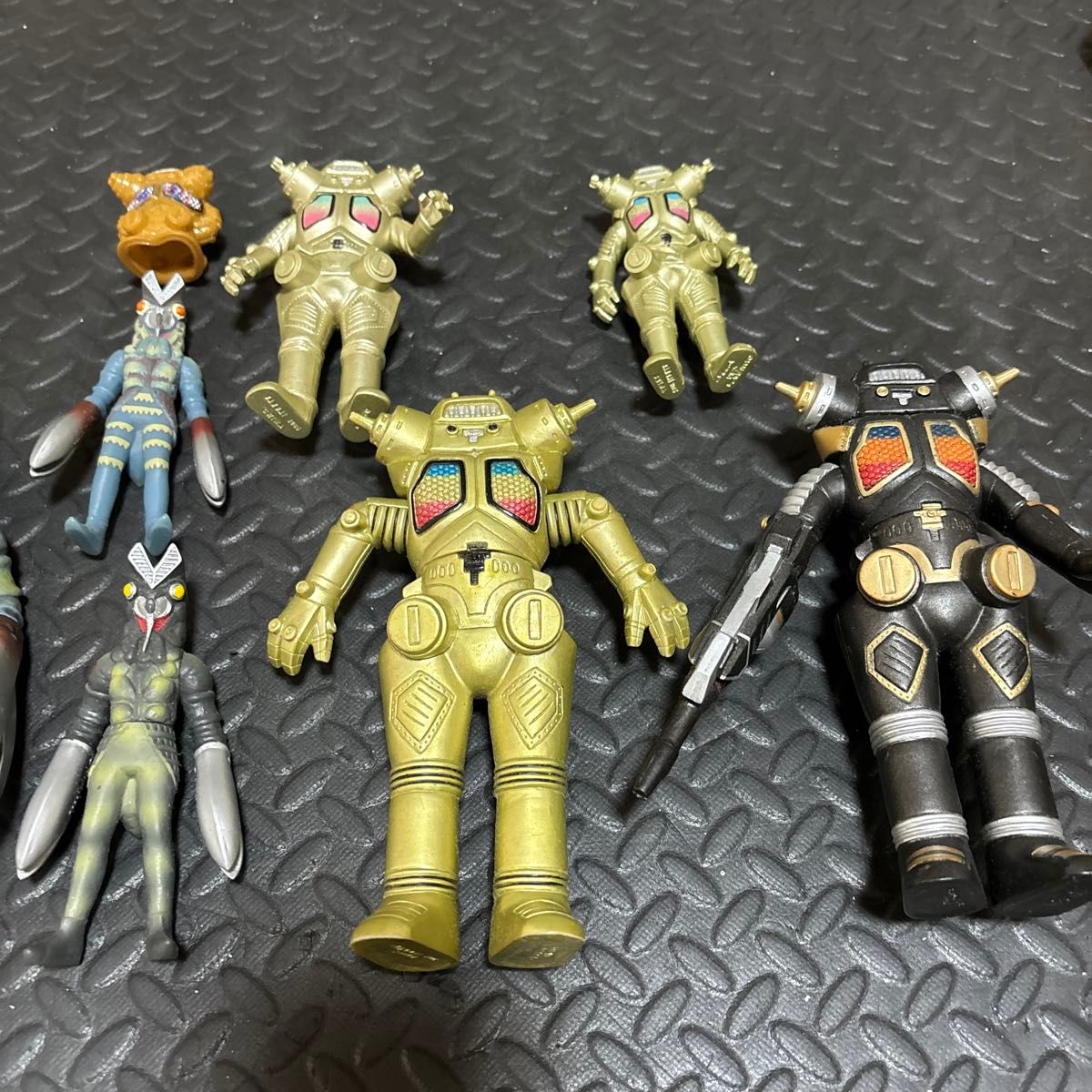 ウルトラマン ソフビ ゼットン バルタン星人 キングジョー｜Yahoo