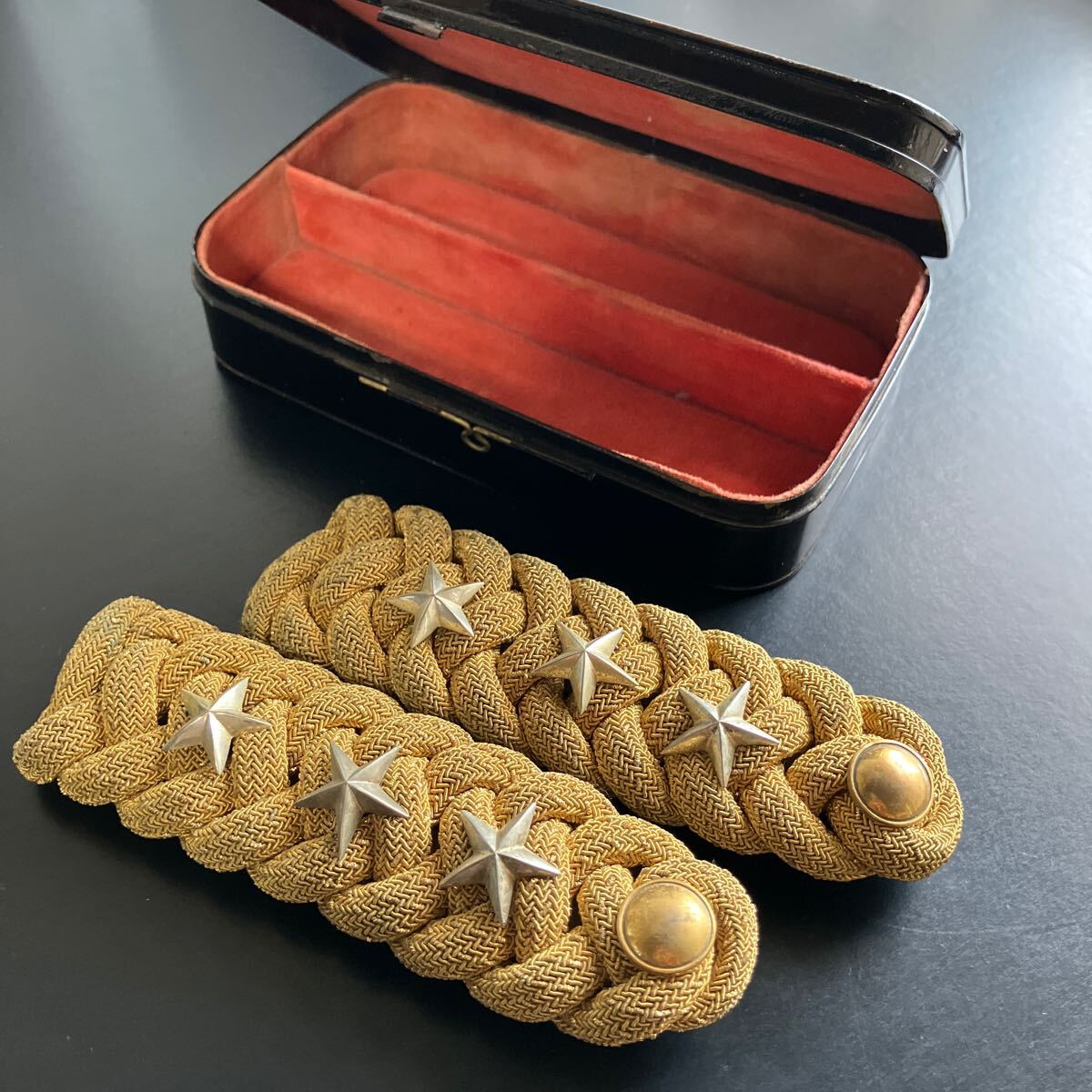 Yahoo!オークション - 旧日本軍 大佐 正肩章 将校 大礼服 階級章 三つ