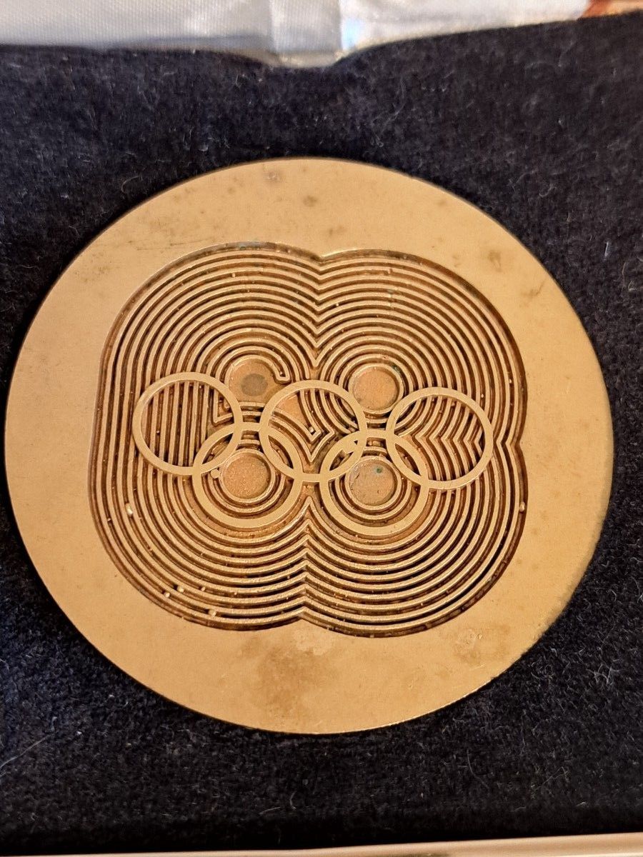 1968年 メキシコオリンピック 記念メダル 黄色 ケース入り