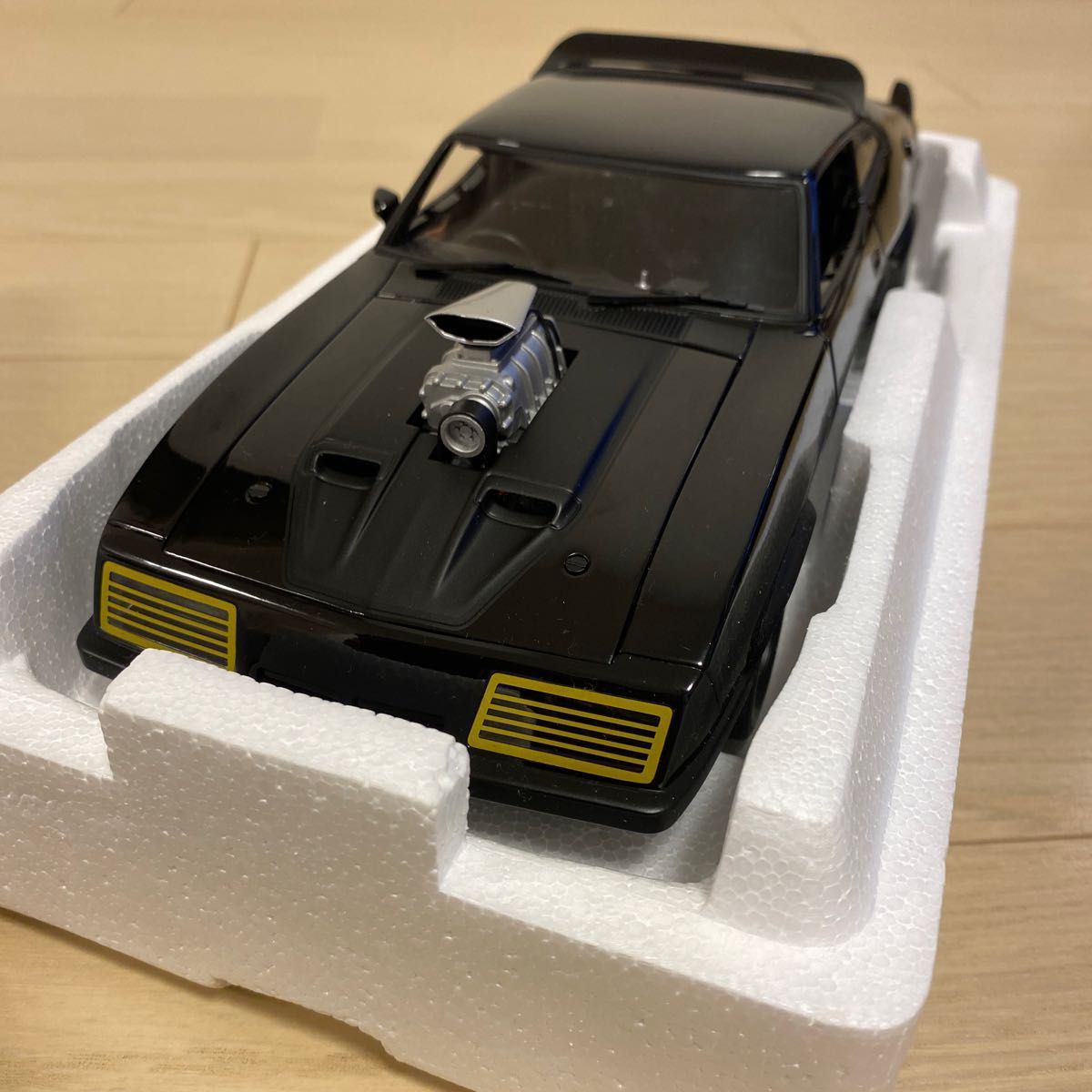 希少】マッドマックス T7-397 オートアート インターセプター マッド