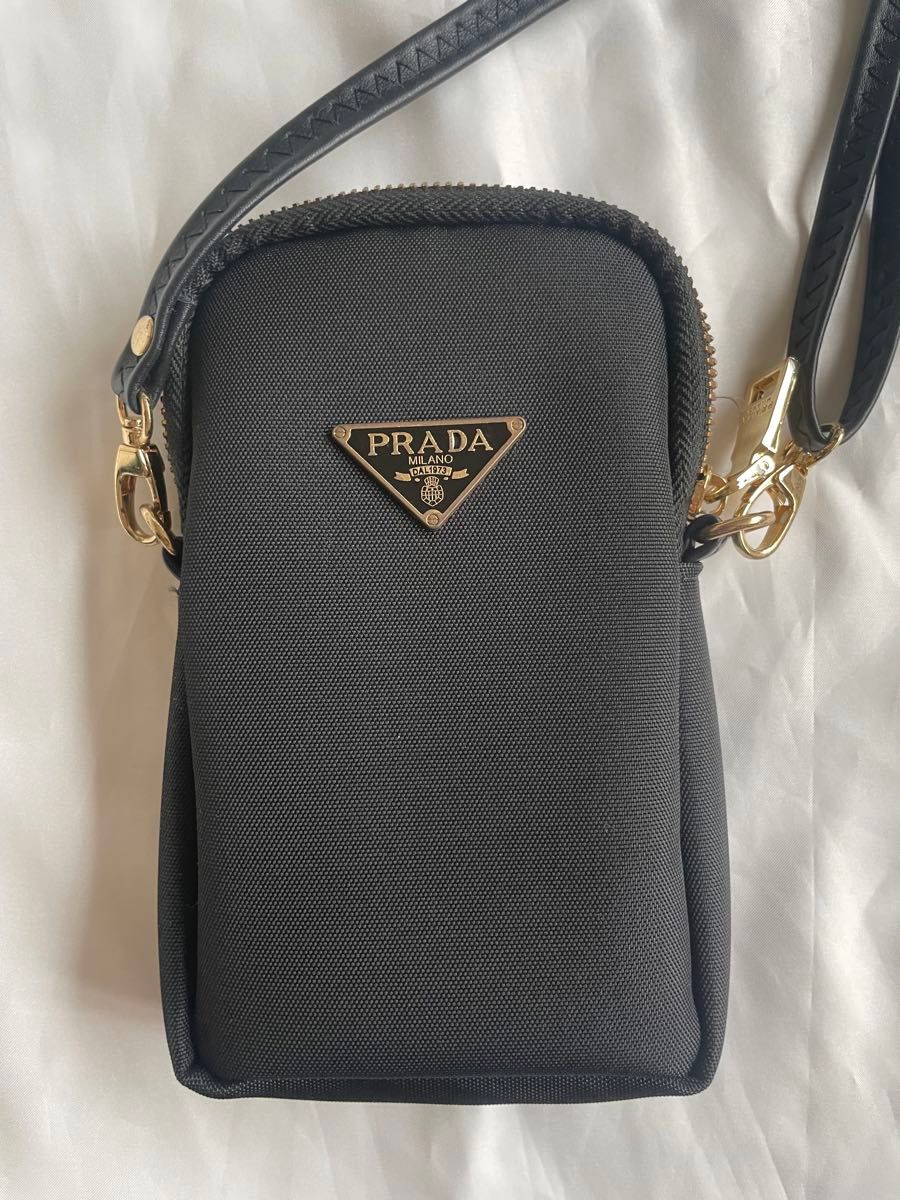 PRADA ノベルティ スマホショルダーバッグ プラダ ショルダーバッグ
