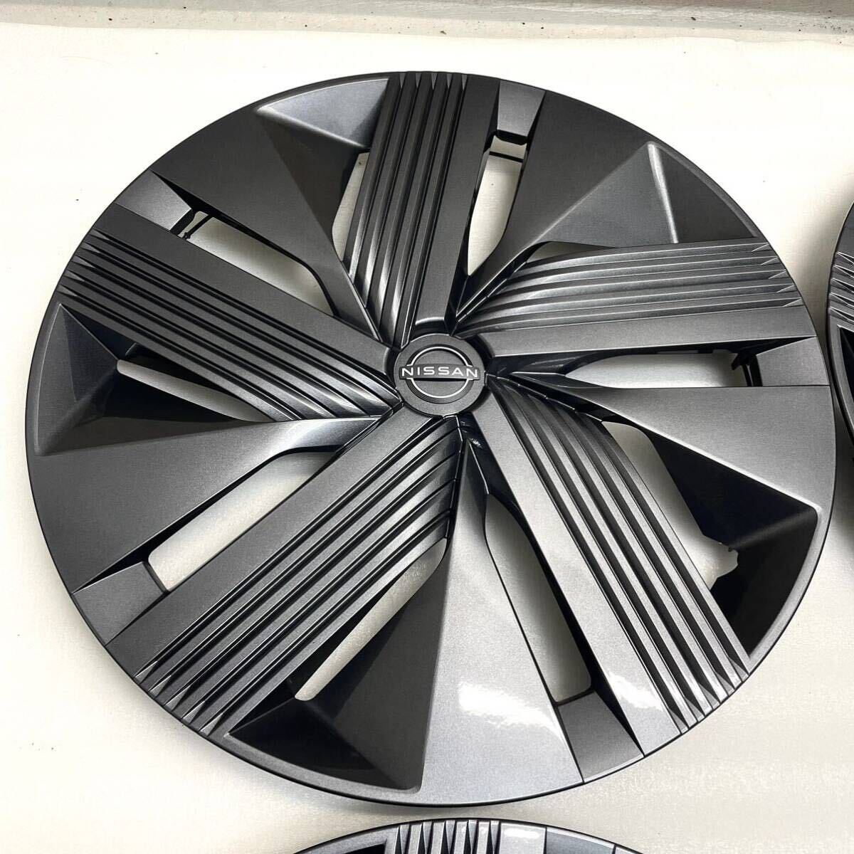 新車外し 超美品 ニッサン NISSAN 日産純正 E13 ノート 純正ホイール