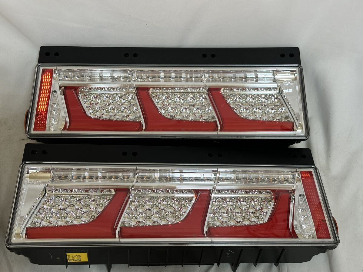 Koito 220-11088 LEDRC 電装品 トラック用オールLEDリア