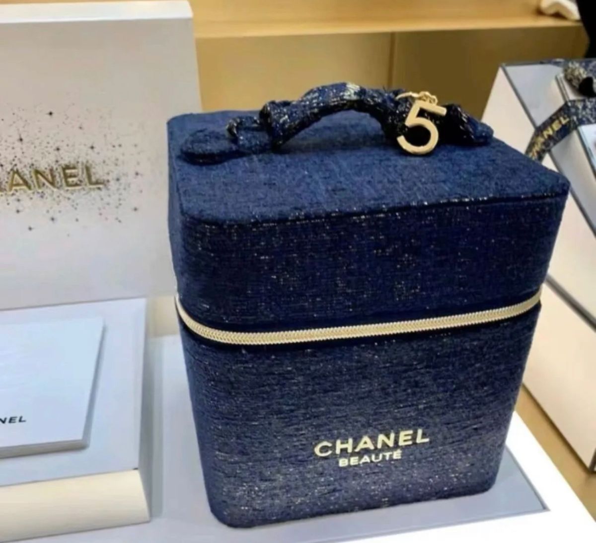 非売品 CHANEL シャネル 化粧ポーチ ハンドバッグ ホリデー限定 ラメ