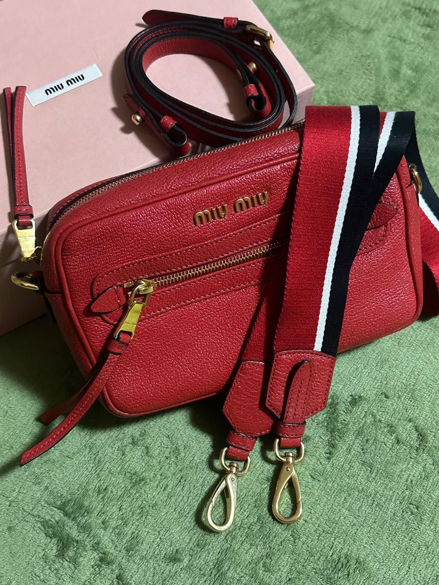 miu miu ミュウミュウMADRAS マドラス ショルダーバッグ レザー 本革