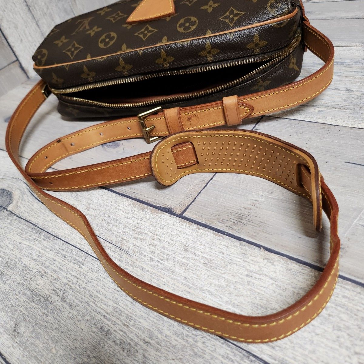 ルイヴィトン モノグラム ショルダーバッグ 斜め掛け LOUIS VUITTON